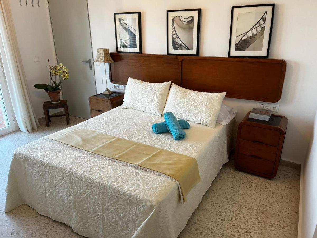 Habitaciones En Casa Miguel Калета Де Велес Екстериор снимка