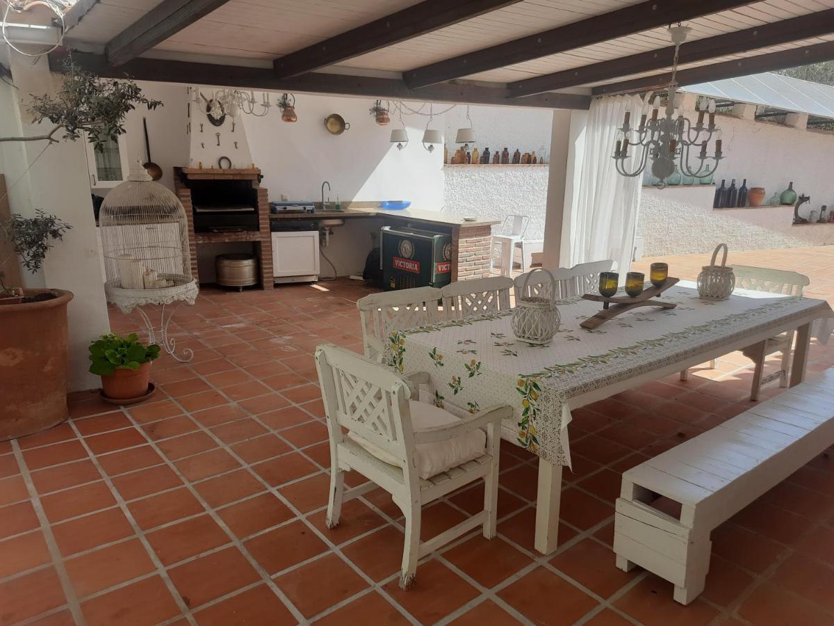 Habitaciones En Casa Miguel Калета Де Велес Екстериор снимка