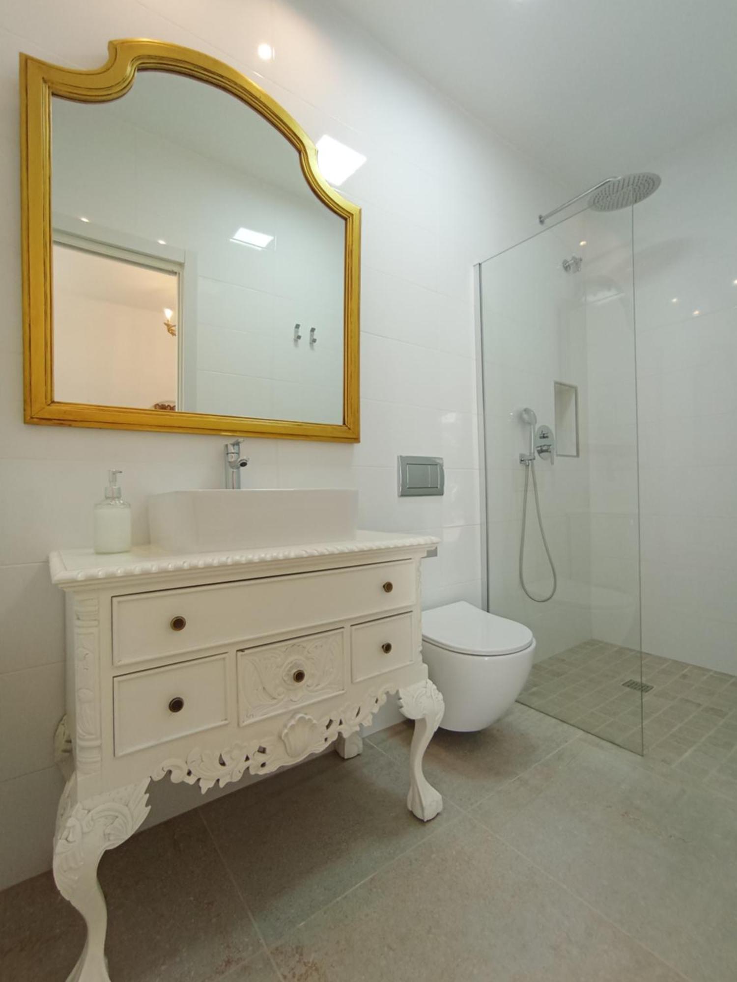 Habitaciones En Casa Miguel Калета Де Велес Екстериор снимка
